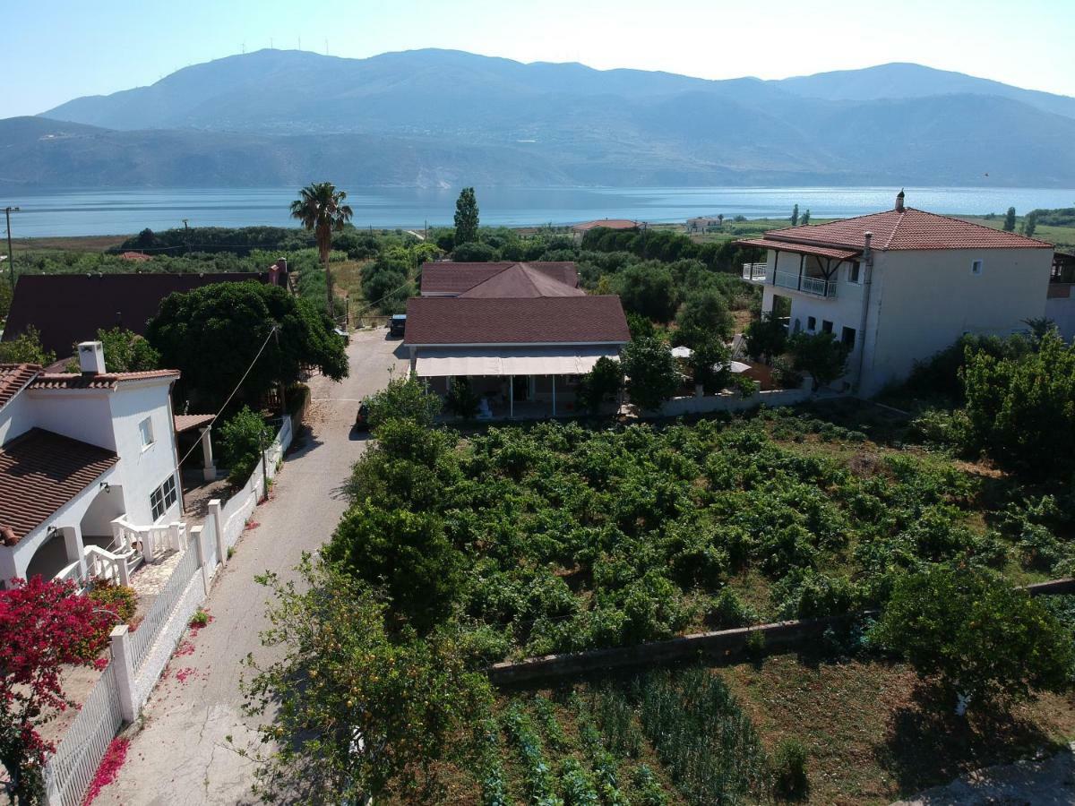 Petros Rooms & Apartments Lixouri Esterno foto